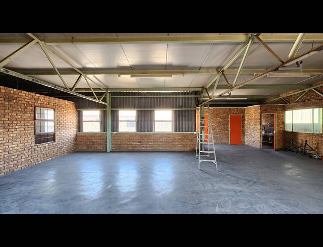 125M² WAREHOUSE TO LET IN SEBENZA